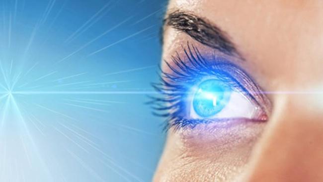 Gelombang biru yang ada di lampu bisa merusak retina mata | Photo: Copyright worldinsidepictures.com