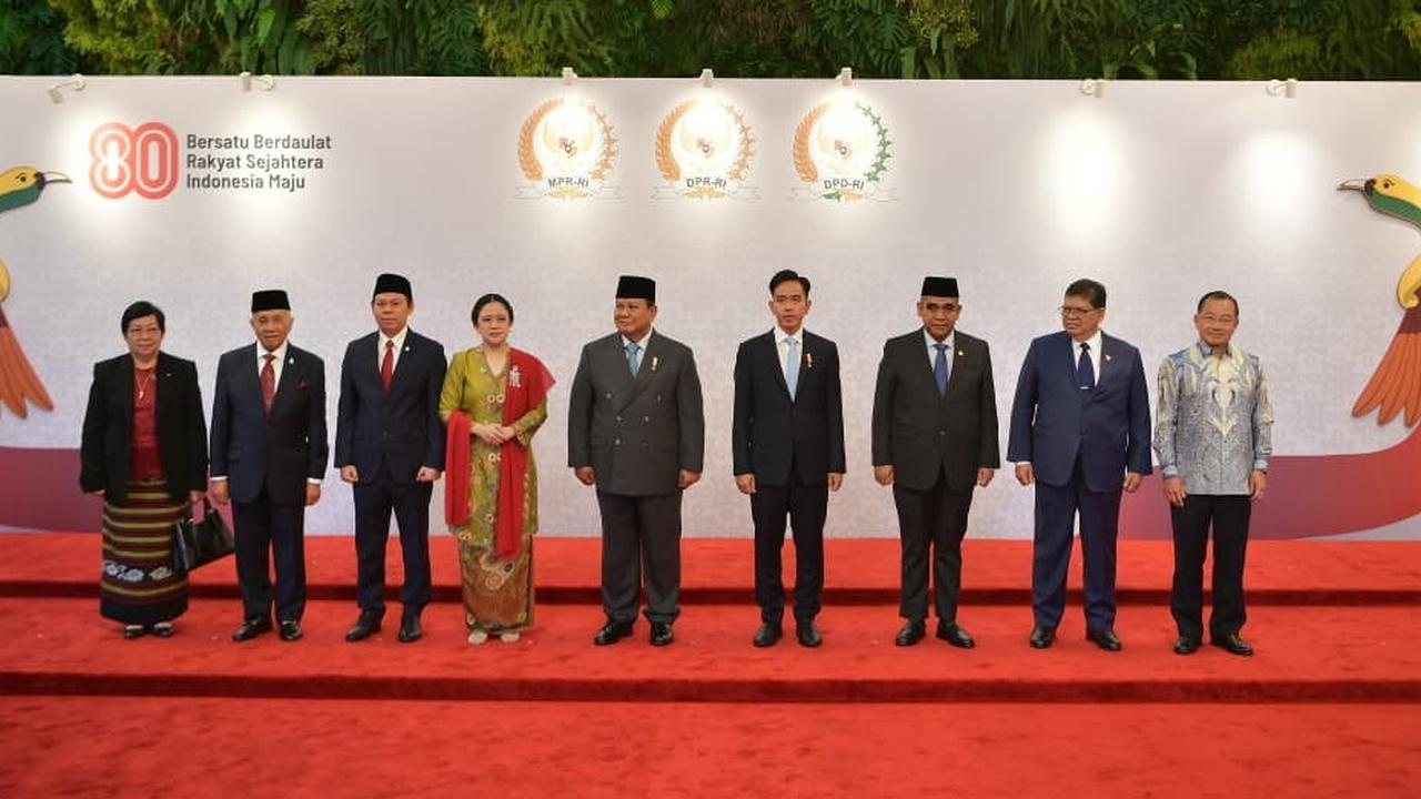 VIDEO: Detik-detik Gibran Lari Sampai Dilirik Prabowo Jelang Sidang Tahunan MPR/DPR