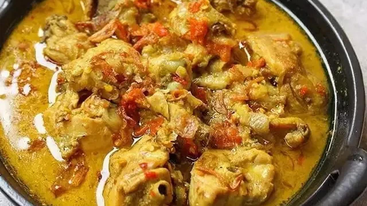 2. Kari Ayam Pedas