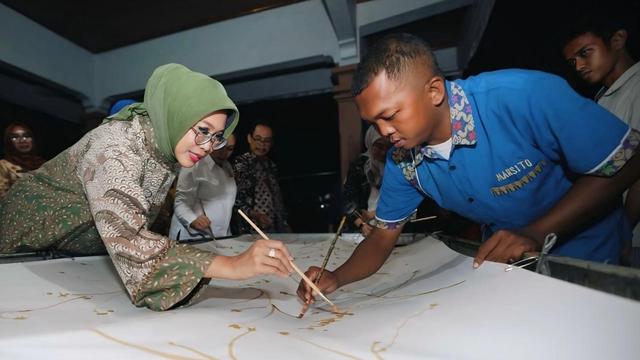 Jelang peringatan Hari Disabilitas Internasional (HDI), Penasihat I Dharma Wanita Persatuan (DWP) Kementerian Sosial, Fatma Saifullah Yusuf, melakukan kunjungan kerja ke Kota Solo, Jawa Tengah, Minggu (12/10/2025) (Istimewa)