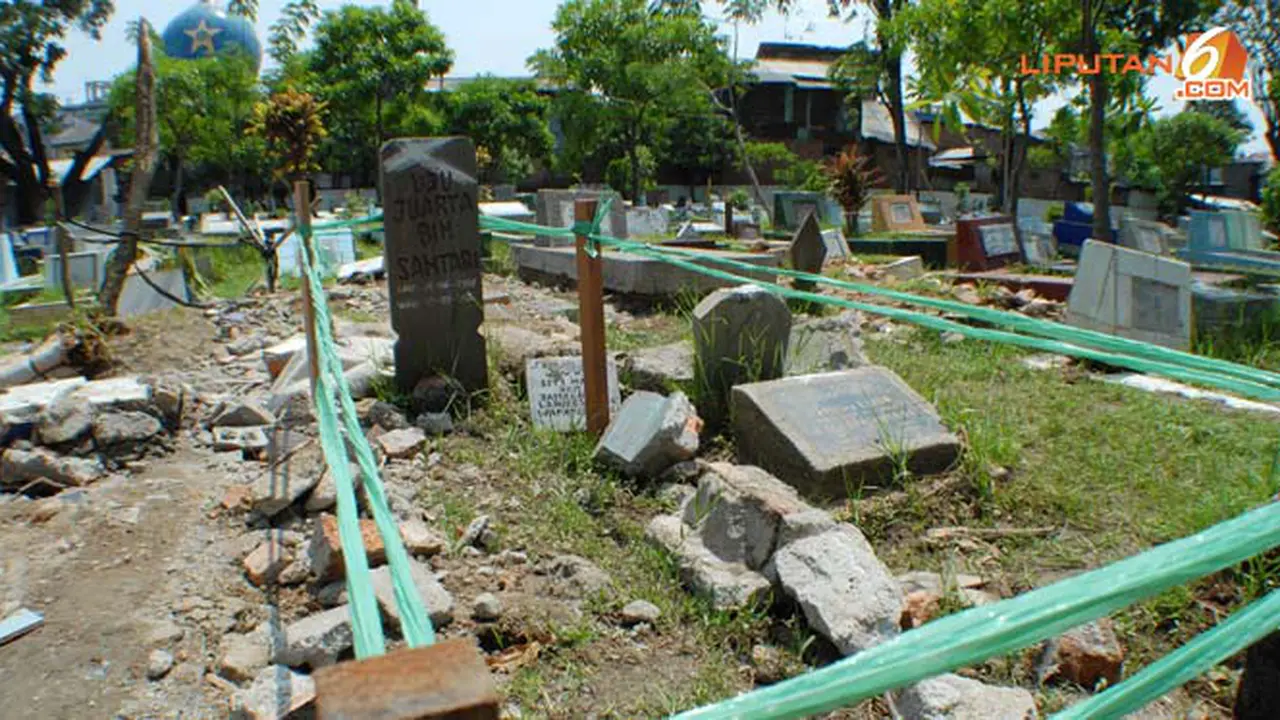 makam-rusak-130903d.jpg