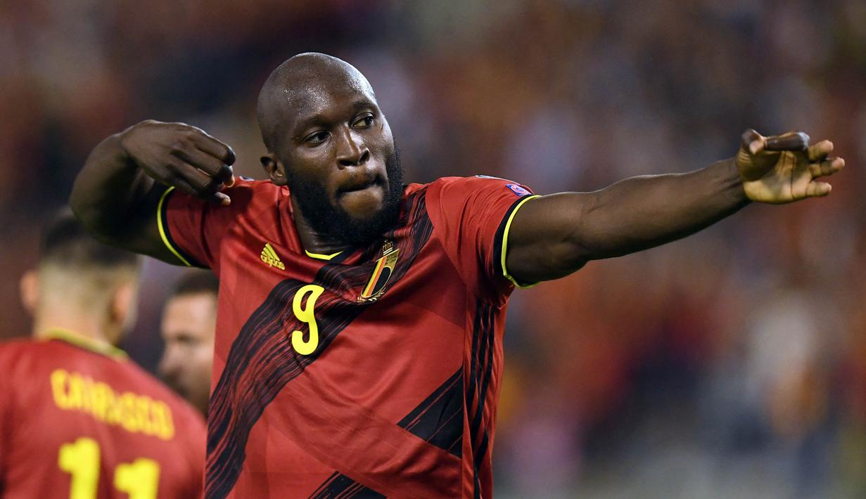 Belgia berhasil memastikan tempat di Piala Dunia usai mengalahkan Estonia pada babak kualifikasi dengan skor 3-1. Perjuangan De Rode Duivels untuk lolos ke putaran final tak lepas dari peran Romelu Lukaku, striker berbanderol Rp1,6 Miliar. (AFP/John Thys)