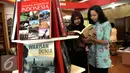 Pengunjung melihat buku di acara pembukaan pameran  Indonesia International Book Fair (IIBF) 2015, JCC Senayan, Jakarta, Rabu (2/9/2015). Pameran Buku yang berlangsung hingga tanggal 6 September mendatang. (Liputan6.com/Johan Tallo)