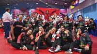 Pose tim para tenis meja Indonesia yang menjadi juara umum di ASEAN Para Games 2023 Kamboja. (Bola.com/Dok NPC Indonesia)