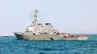 Kondisi kapal perang Amerika usai bertabrakan di Selat Malaka. Foto (Ajang Nurdin/Liputan6.com)