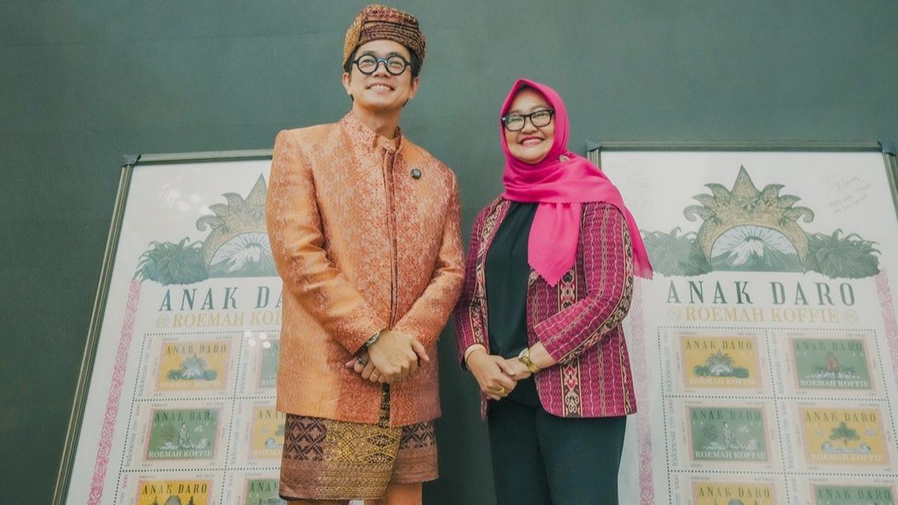 Roemah Koffie dan PT Pos Indonesia Luncurkan Prangko Edisi Spesial 'Anak Daro' di Jakarta Coffee Week 2025