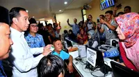 Presiden Joko Widodo melakukan inspeksi mendadak (sidak) dalam kunjungan kerjanya ke Kabupaten Subang, Provinsi Jawa Barat, hari ini, Jumat, 29 November 2019. (Dok Laily Rachev - Biro Pers Sekretariat Presiden)