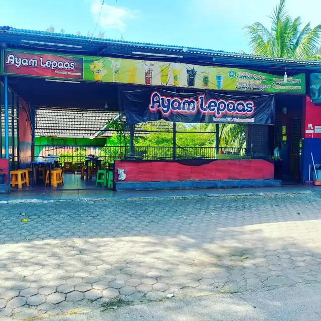 Rekomendasi Kuliner Aceh dengan Cita Rasa Pedas Asli, Restoran Ayam Lepas.