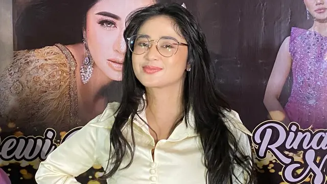 Dewi Perssik saat jumpa pers di Ascott Sudirman Jakarta, baru-baru ini.