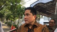 Menteri BUMN Erick Thohir temui Gubernur DKI Jakarta Anies Baswedan di Balai Kota. (Merdeka.com/Dwi Aditya Putra)