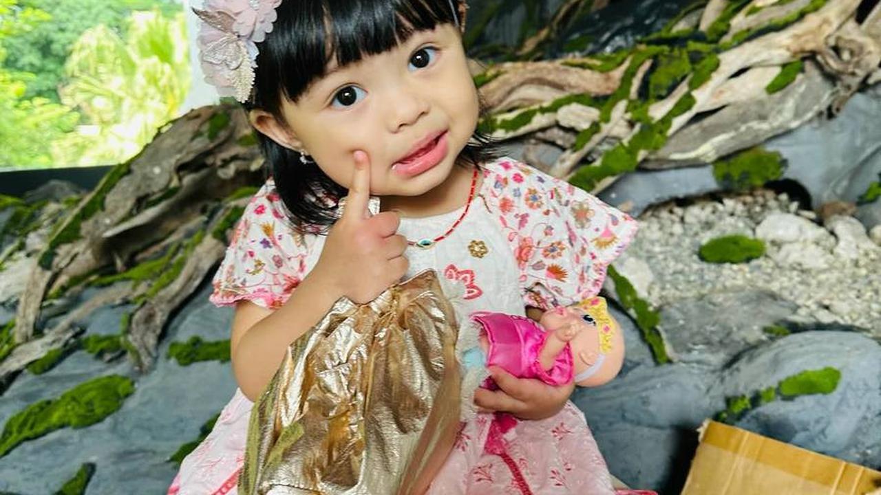 Si Cantik Ameena Ternyata Suka Jajan Starling, Penampilannya Beli Minuman di Pinggir Jalan Tuai Pujian