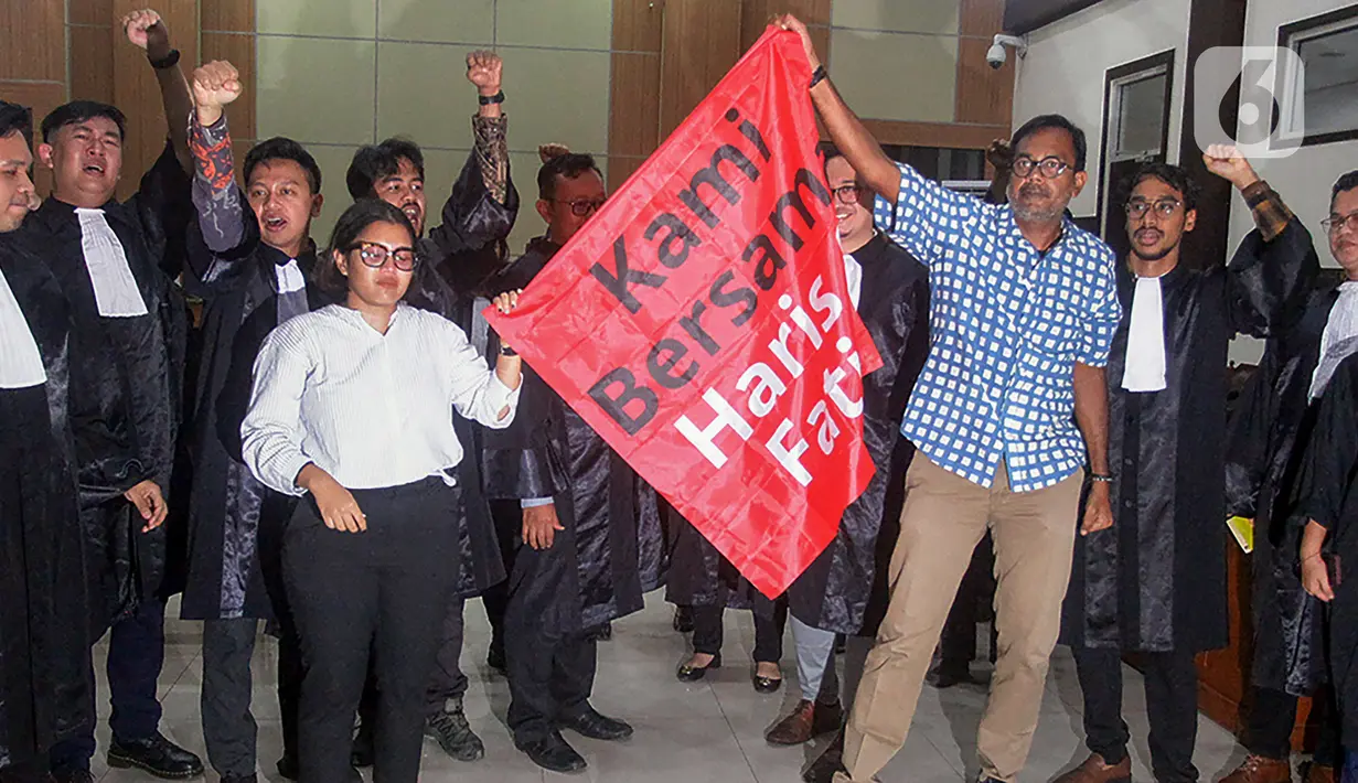 Hak dalam kemampuan, kedudukan, serta harkat dan martabat Haris Azhar dan Fatia Maulidiyanti sebagai warga negara juga dipulihkan dalam amar putusan tersebut. (merdeka.com/Arie Basuki)