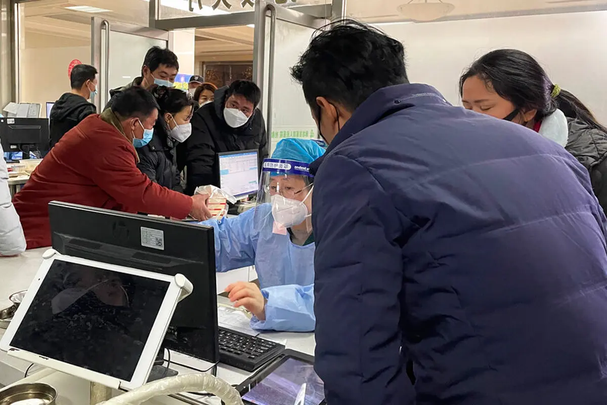 China Kewalahan Bergulat dengan Gelombang COVID-19