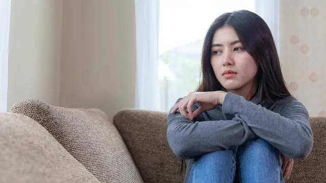 perempuan sedih