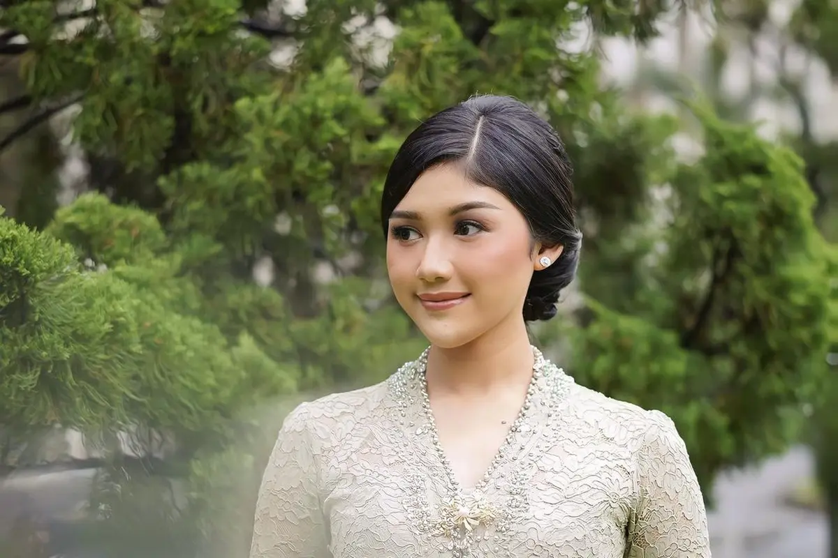 Kebaya Erina Gudono