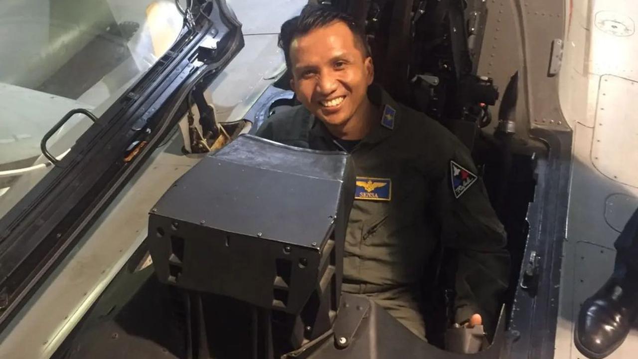 Berkesempatan Terbangkan Jet Rafale & Disalami Macron
