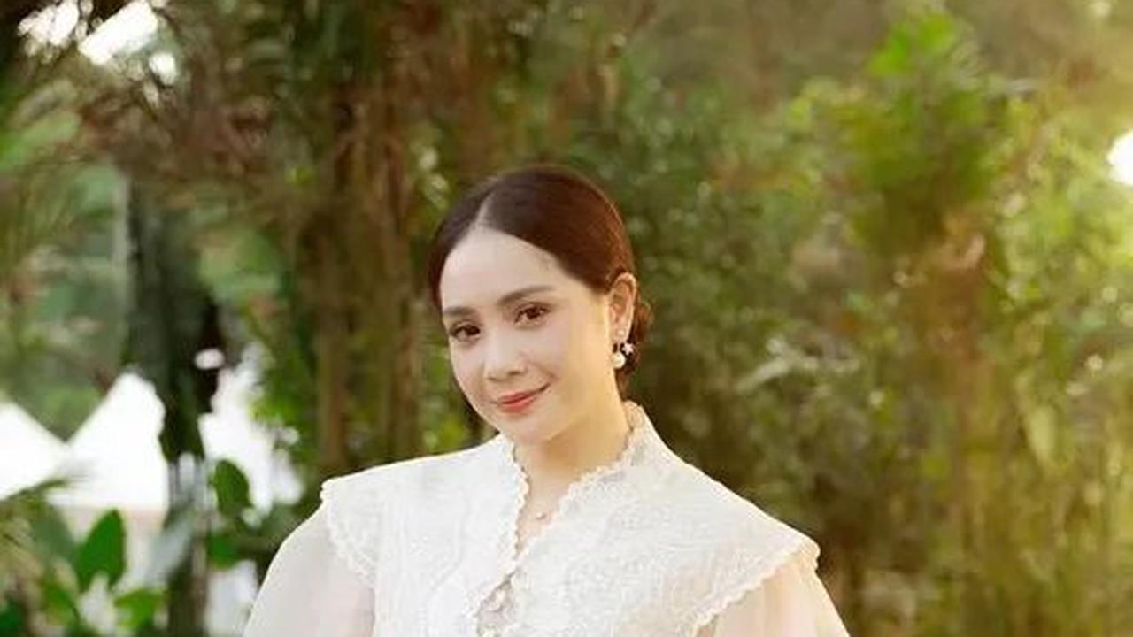 Berkebaya Putih, Biaya Outfit Nagita Slavina di Istana Negara Cukup Untuk Biaya Resepsi Pernikahan