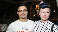 Derby Romero dan Claudia Adinda saat jumpa pers OST ILY from 38.000 FT di Jakarta, Kamis (9/6/2016). (Liputan6.com/Herman Zakharia)