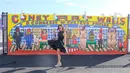 Layaknya seorang turis, Vicky Shu tidak akan melewatkan 'spot' unik untuk dijadikannya tempat berfoto. Kali ini Vicky Shu berada di Coney Island Beach, Brooklyn, New York. (via instagram/@vicksyshu)