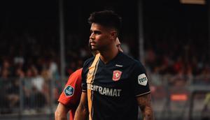 Mees Hilgers bersama FC Twente di Eredivisie 2024/2025 (Instagram/meeshilgers)