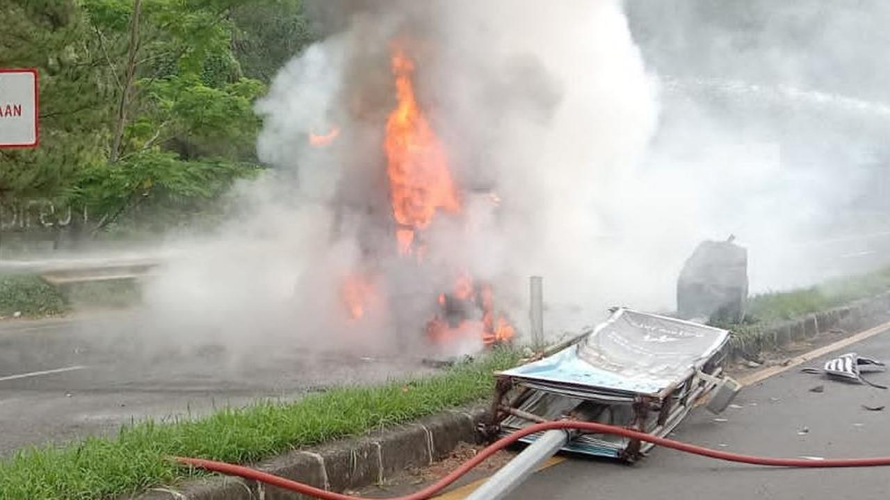 “Pengemudi luka-luka. Kalau arus lalu lintas Macet tadi sekitar 30 menit arah masuk tol. Tangerang arah Jakarta,” tegas Imam.
