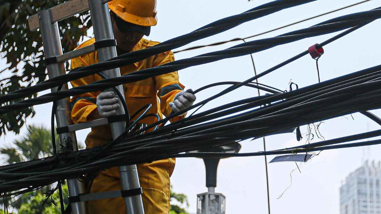 Penataan kabel fiber optik ini dilakukan usai rentetan kecelakaan yang terjadi akibat kesemrawutan kabel di Jakarta.