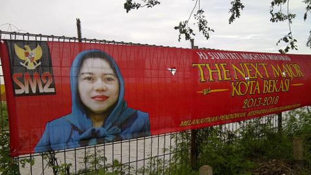  Spanduk dukung istri Mochtar Muhammad bertebaran di Bekasi
