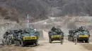 Tentara Angkatan Darat Amerika Serikat mengikuti latihan militer dekat perbatasan dengan Korea Utara di lapangan latihan di Paju, Korea Selatan, Jumat (17/3/2023). (AP Photo/Ahn Young-joon)