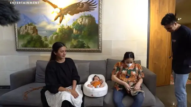 Nagita Slavina di kediaman Baim Wong