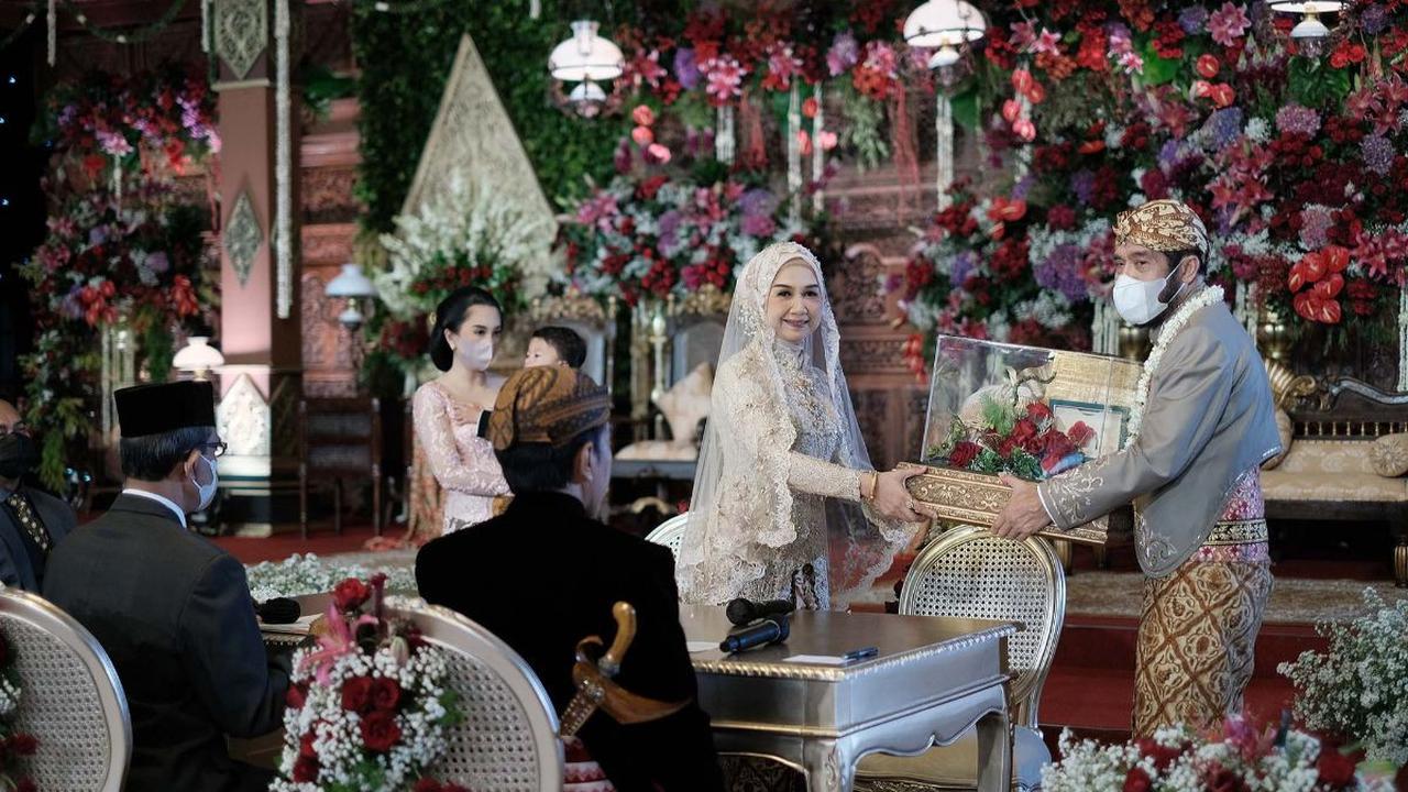 Romansa Cinta