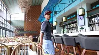 Pemain Sriwijaya FC, Ferdinand Sinaga usai menjalani sidang Komisi Disiplin di Hotel Century, Senayan. Jakarta, Jumat (4/12/2015). (Bola.com/Nicklas Hanoatubun)