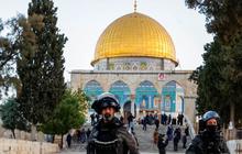 Israel Batasi Jumlah Jemaah Palestina Saat Salat Jumat Perdana Ramadan di Al Aqsa