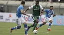 Aksi Amido Balde pada laga lanjutan Piala Presiden 2019 yang berlangsung di Stadion Jalak Harupat, Kab Bandung, Kamis (7/3). Persib Bandung kalah 2-3 kontra Persebaya Surabaya. (Bola.com/M.Iqbal Ichsan)