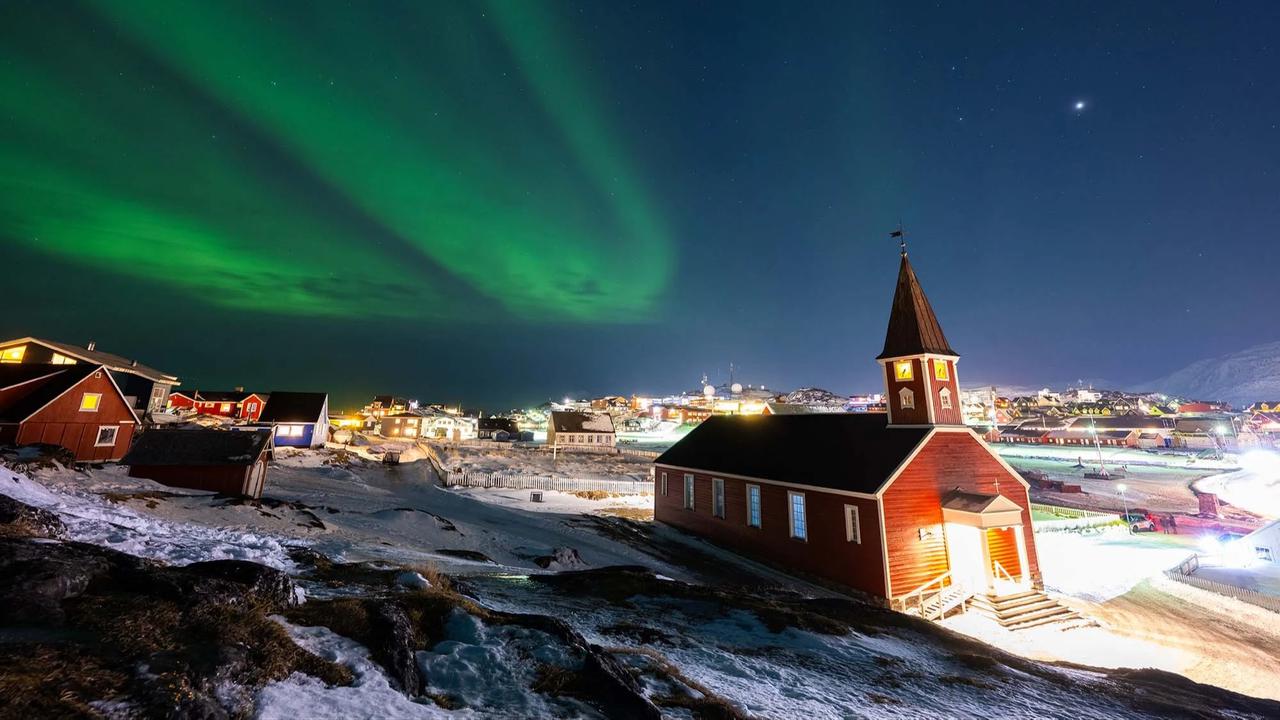 FOTO: Keindahan Menakjubkan Aurora Borealis di Langit Greenland