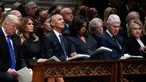 Presiden AS Donald Trump dan Melania Trump, mantan presiden Barack Obama dan Michelle Obama serta mantan presiden Bill Clinton dan Hillary Clinton dalam prosesi pemakaman kenegaraan George HW Bush di Washington, Rabu (5/12). (AP/Alex Brandon, Pool)