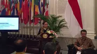 Menteri Luar Negeri RI Retno Marsudi saat menyampaikan pencapaian diplomasi politik luar negeri selama tiga tahun pemerintahan Presiden Joko Widodo (Liputan6.com/Teddy Tri Setio Berty)