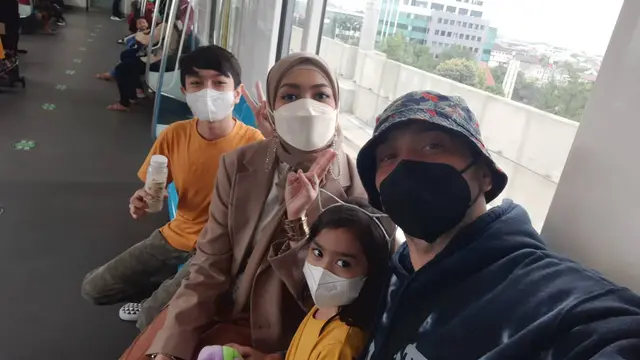 7 Momen Seru Gary Iskak Bersama Istri Liburan Usai Sembuh Dari Hepatitis C
