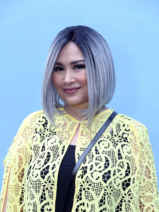 Banyaknya koleksi yang dimiliki, penyanyi ini ingin membuat usaha wig dengan brand sendiri. Penyanyi yang telah mempunyai empat orang anak ini akan membuat wig sesuai dengan trend masa kini. (Nurwahyunan/Bintang.com)