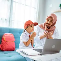Tips bermanfaat bagi orang tua yang mengalami burnout ketika mendampingi anak belajar daring. (Foto: dokument/Zenius)
