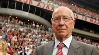 Sir Bobby Charlton menjadi salah satu anggota Busby Babes yang selamat /manutdtransfernews