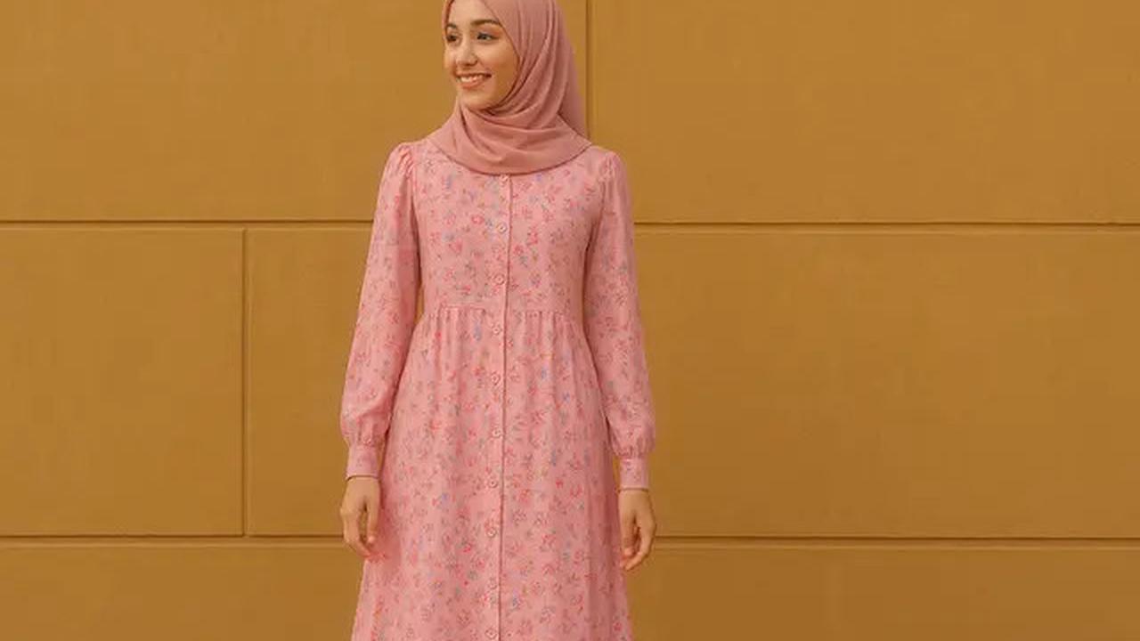7 Model Gamis Kancing Depan sampai Bawah Terbaru, Tampil Modis saat Idul Adha