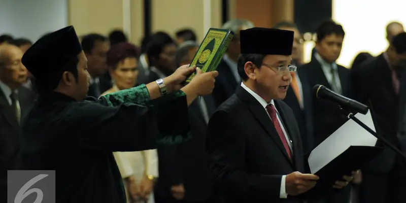 20150820-Mirza Aditswara Resmi Jabat Anggota Dewan Komisioner OJK-Jakarta