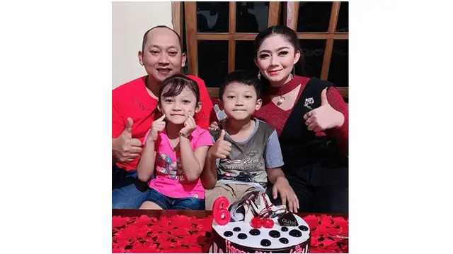 Saat merayakan ulang tahun putri cantiknya yang bernama Syakyra Ashviya’ Maulana.