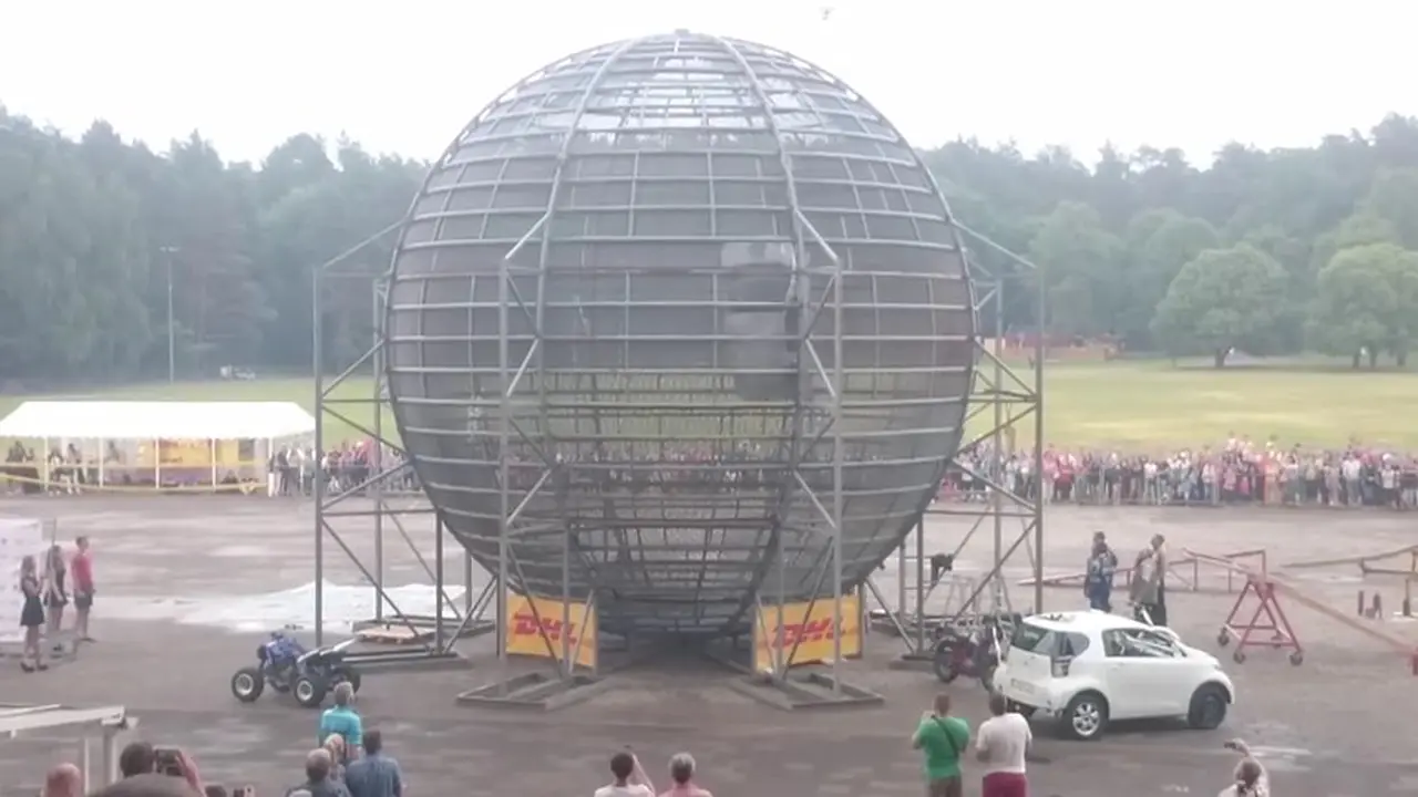 Mengemudi Mobil Melawan Gravitasi 