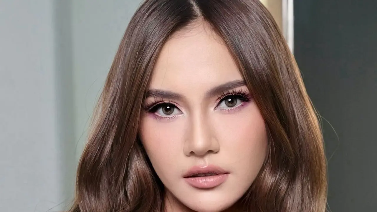 Gaya Makeup Terbaru Mahalini Raharja, Beda Look Tapi Sama-Sama Tampil Mirip Barbie