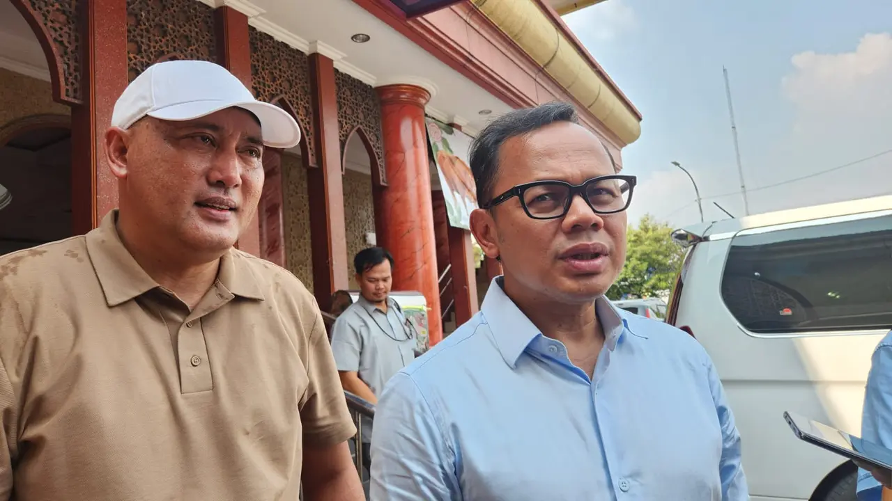 Bima Arya saat mendatangi Kota Depok usai melakukan pertemuan dengan warga. (Liputan6.com/Dicky Agung Prihanto)