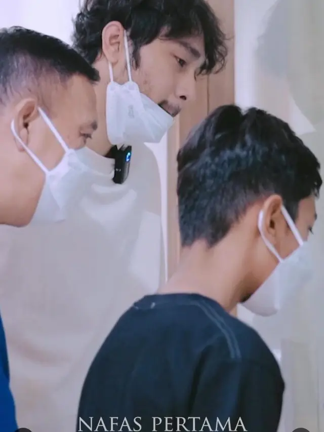 Potret Setia Achmad Megantara Dampingi Istri Lahiran