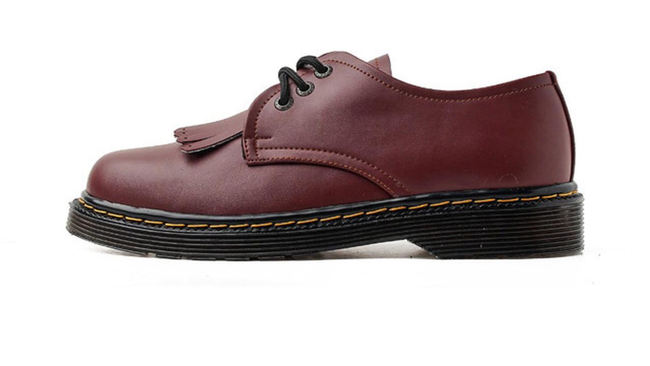 17 Merk Sepatu Lokal dengan Kualitas Premium dan Harganya Lebih Masuk Akal