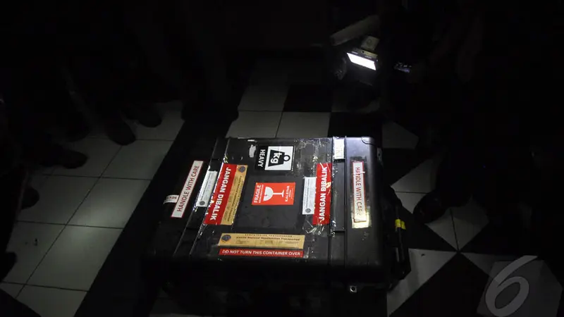 Ini Black Box AirAsia QZ8501 yang Sudah Tiba di Jakarta