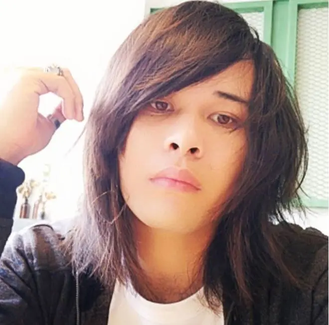 Calvin Dores, anak Deddy Dores bekerja sebagai kuli bangunan (Foto: Instagram)